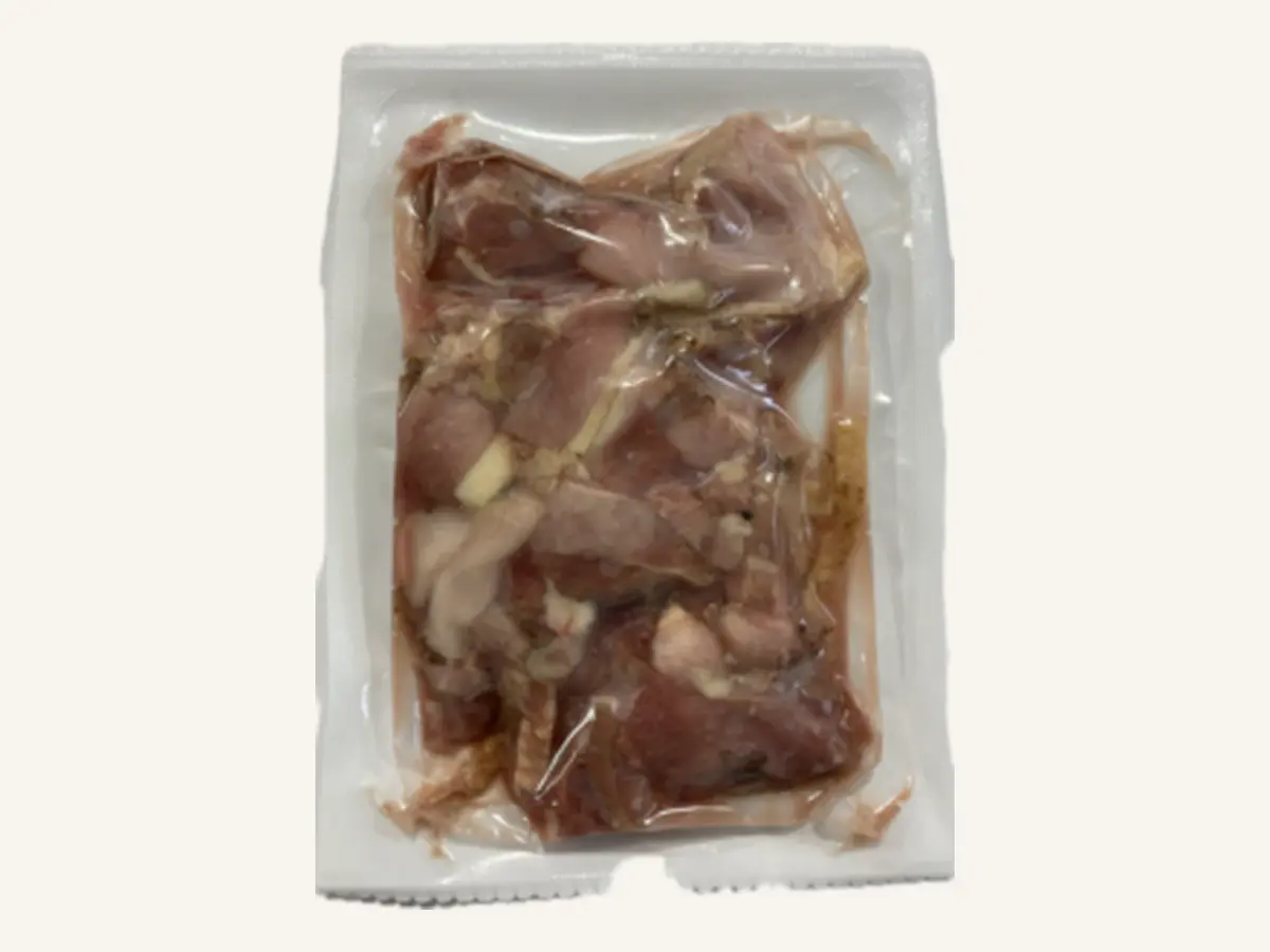 鶏たたきモモスライスの実物商品パッケージ