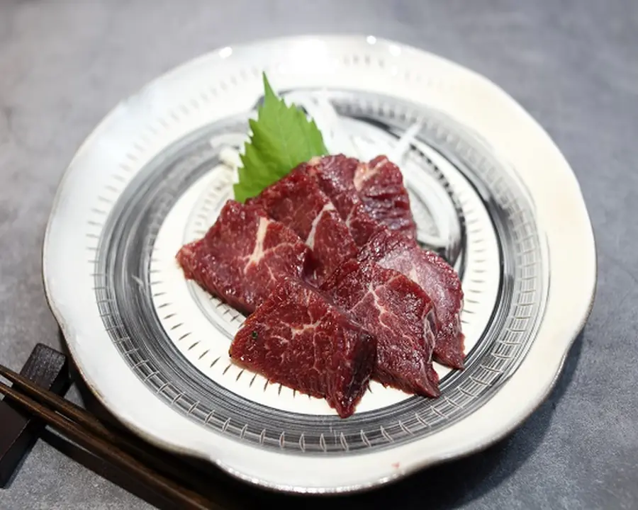 国産表記の馬刺し特上赤身